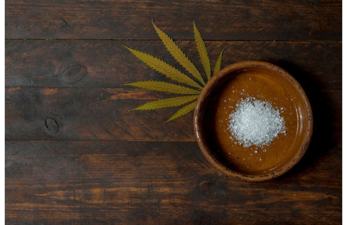 CBD-Isolat: Wie verwendet man Cannabidiol-Kristalle?